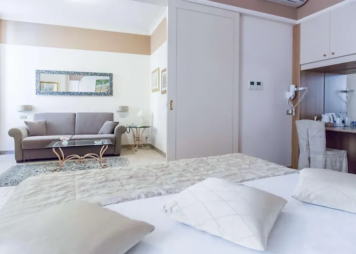 Western Liberta Отель Модена